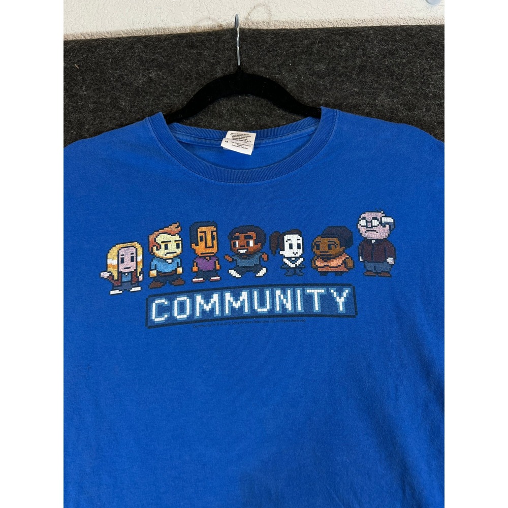 VTG 200s Community TV Show 8-Bit Pixel Art Graphic T-Shirt Blue Mens Medium Tee